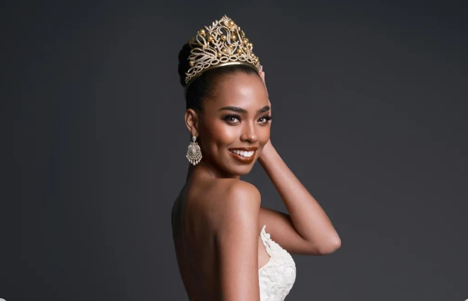 Chelsea Manalo shares official portrait as Miss Universe Philippines 2024