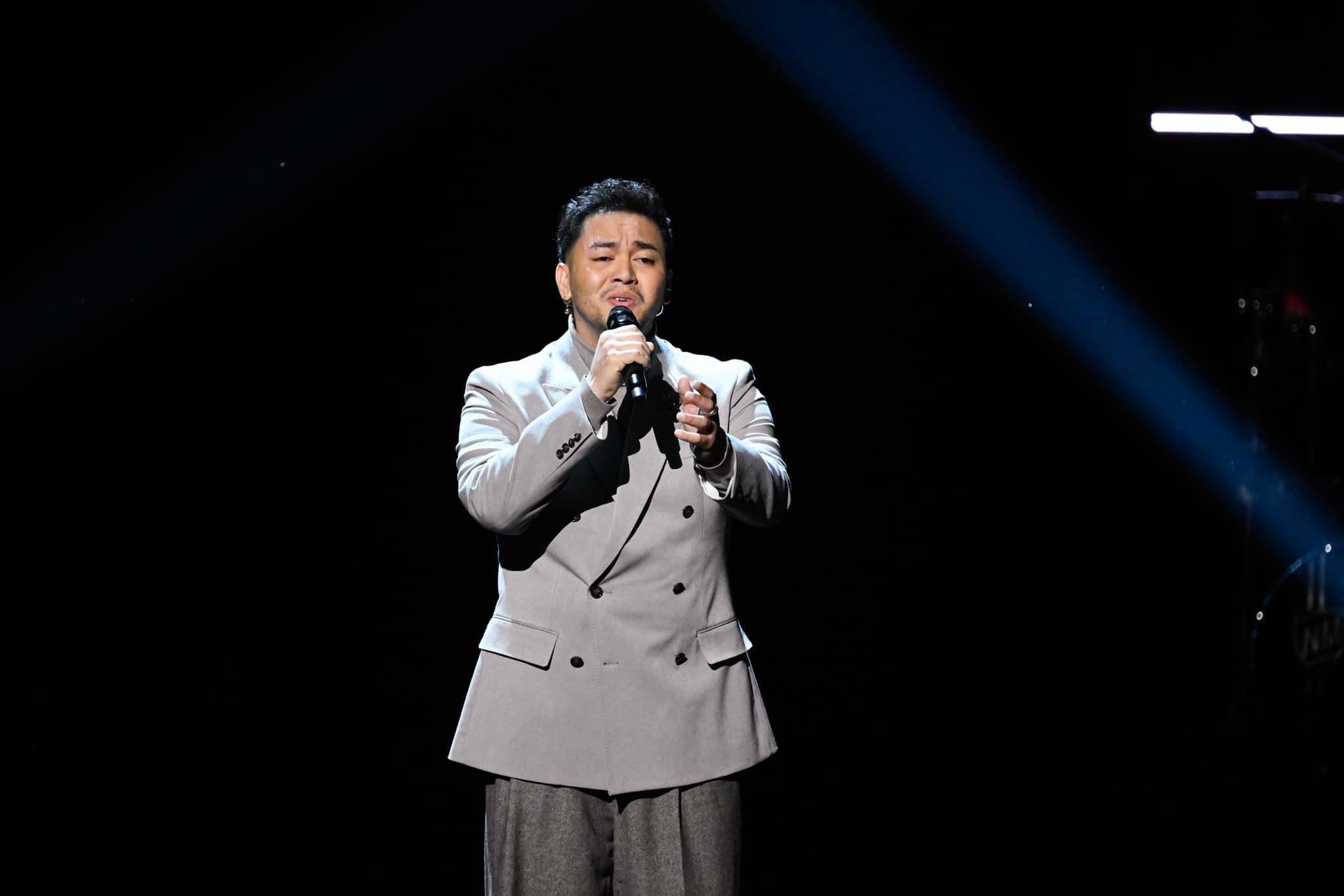 Filipino singer in top 8 of 'The Voice USA'