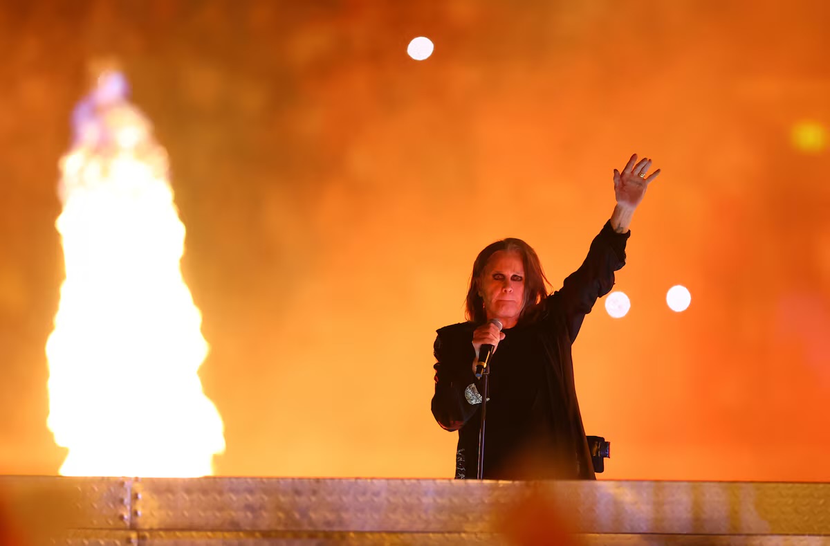 ozzy osbourne bites head of bat