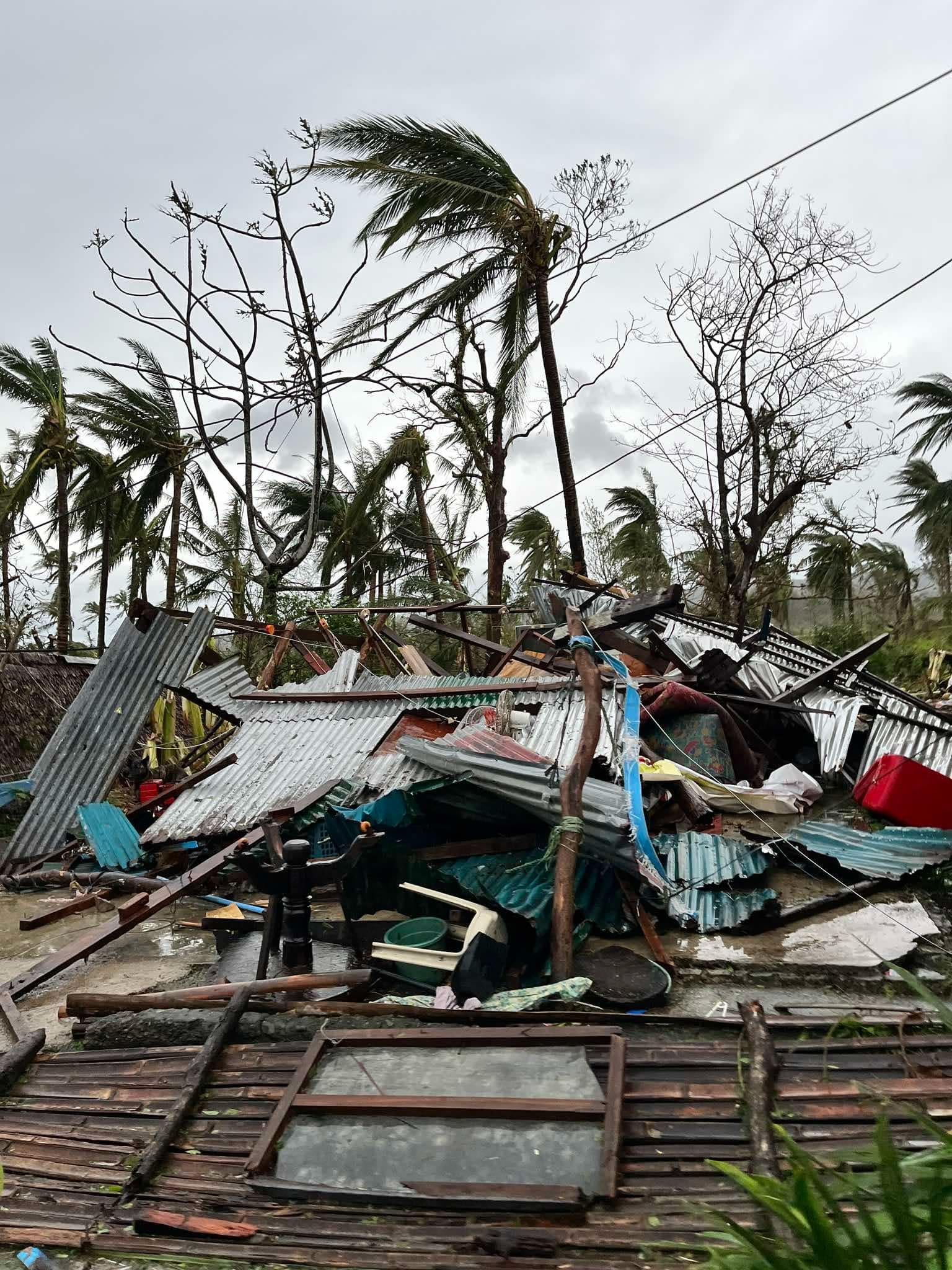 Panganiban, Catanduanes devastated by Super Typhoon Pepito, homes ...